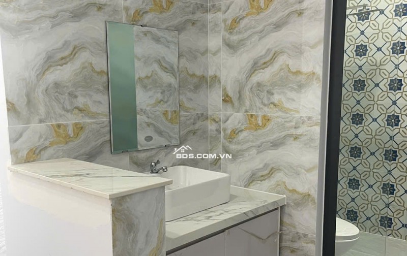Nhà lầu 168m2, Cách KCN Cầu Tràm 4p chạy xe