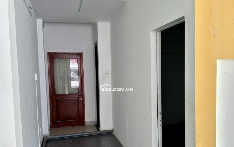 Chính chủ cho thuê mặt bằng nhà 21 Phan Đình Phùng, Phú Nhuận. Gần chợ Phú Nhuận.