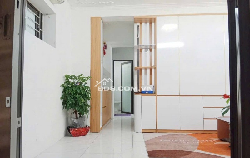 Nhà Đẹp Gần Đường Ô TÔ Tôn Đức Thắng, Đống Đa 40m, mt 4m, giá 3,1 tỷ.