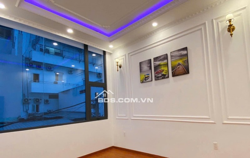 37. Nhà trệt lầu sau lưng Vincom Hùng Vương cách mặt tiền chỉ 1 căn nhà