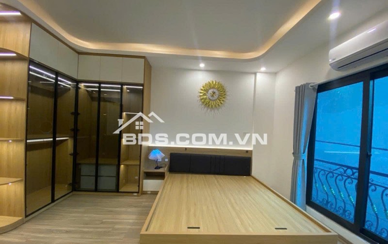 Lô Góc - Thang Máy - Full Nội Thất -  Vũ Ngọc Phan, Đống Đa - 40m, Nhỉnh 9 Tỷ.