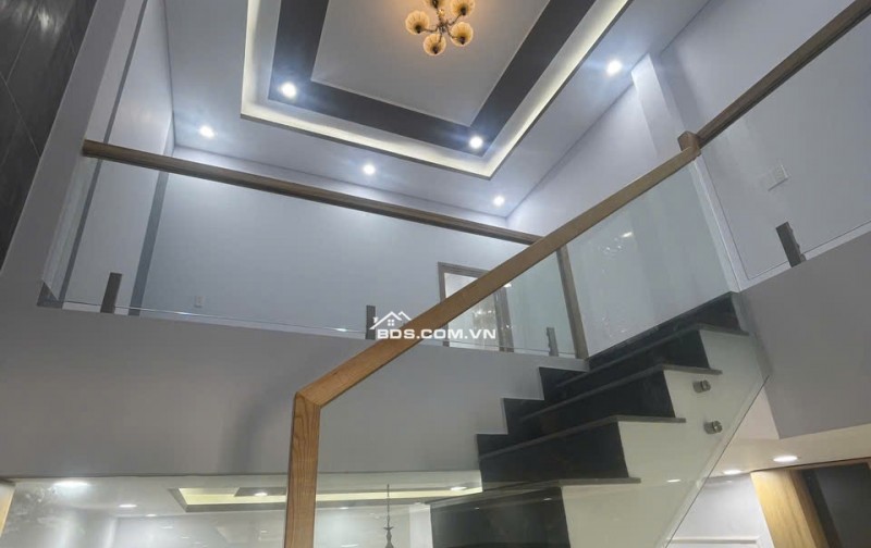 Nhà lầu 168m2, Cách KCN Cầu Tràm 4p chạy xe