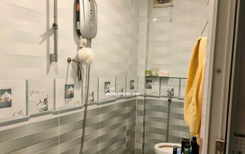 Cần bán gấp nhà hẻm lớn quận Bình Tân 4x14m, 3tỷ9 thương lượng chính chủ, giấy tờ đầy đủ 0938940chín bảy không