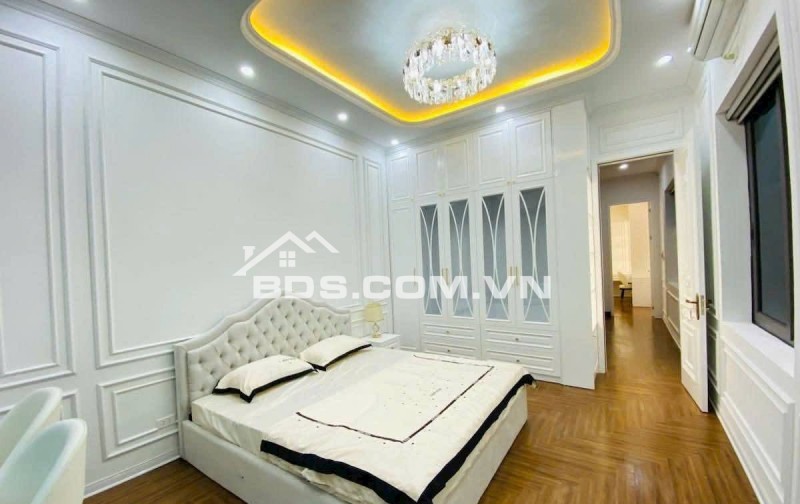 Nhà Đẹp, Gần Đường Ô TÔ, Đường Láng, Đống Đa 53m, 4 tầng, mt 4.1m, giá 13.8 tỷ.