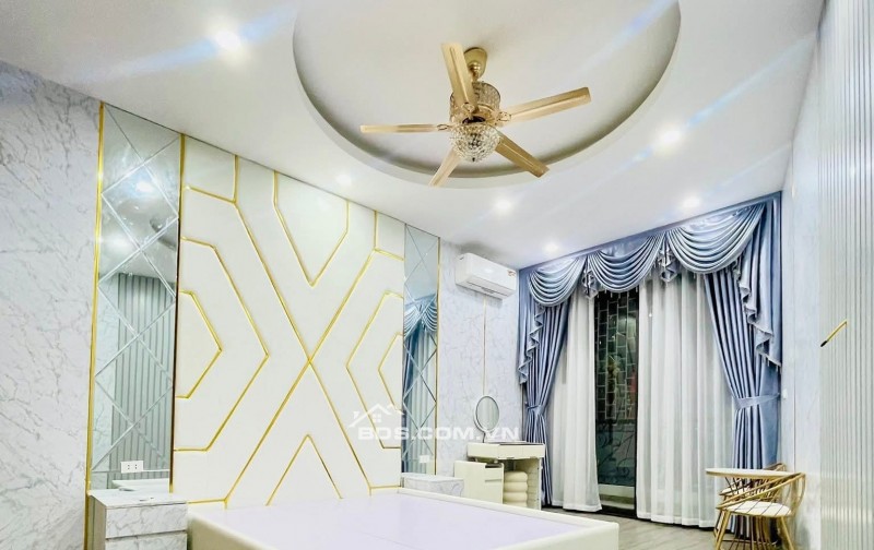 Nhà Đẹp Ngõ Ô Tô Trường Chinh, Thanh Xuân 49/52m, 5 tầng, mt 3,5m, giá 14.2 tỷ.