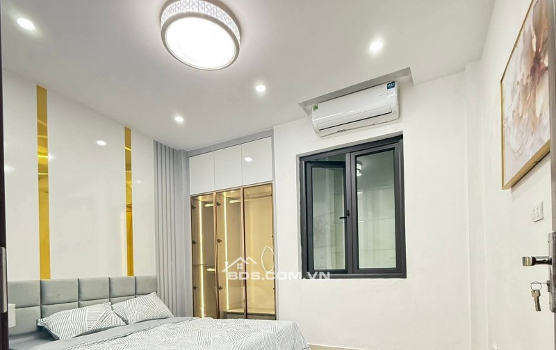 Nhà Đẹp Phố Lương Sử C, Đống Đa 40m, 4 tầng, mt 3.7m, giá 9.65 tỷ