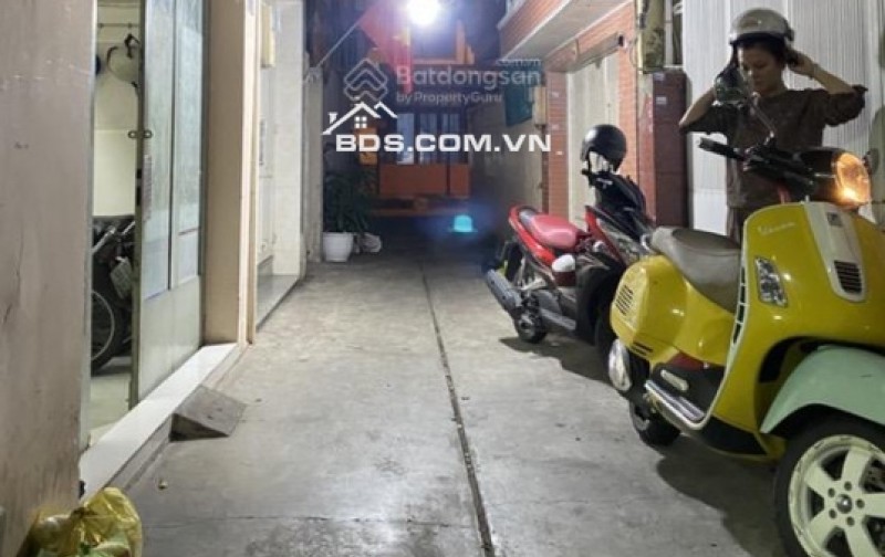 Bán nhà Bình Thạnh gần Thị Nghè-2 Lầu HẺM XE HƠI cách 15M- 42M2-Chỉ 5.2 đồng