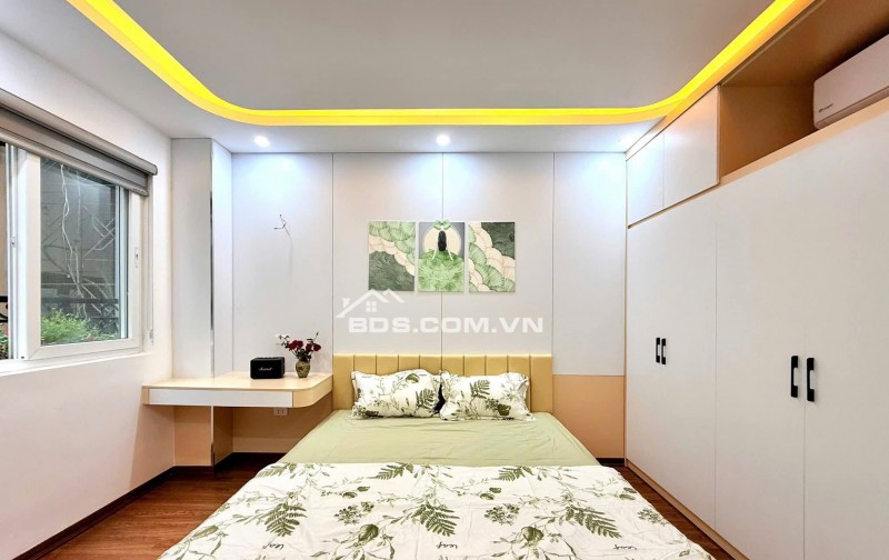 Nhà Đẹp Ở Luôn Thịnh Quang, Đống Đa 31m, 5 tầng, mt 3.5m, giá 7.88 tỷ