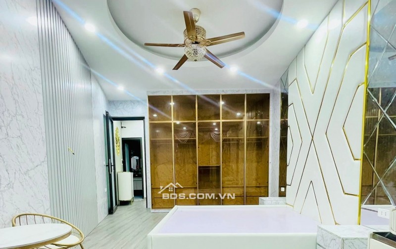 Nhà Đẹp Ngõ Ô Tô Trường Chinh, Thanh Xuân 49/52m, 5 tầng, mt 3,5m, giá 14.2 tỷ.