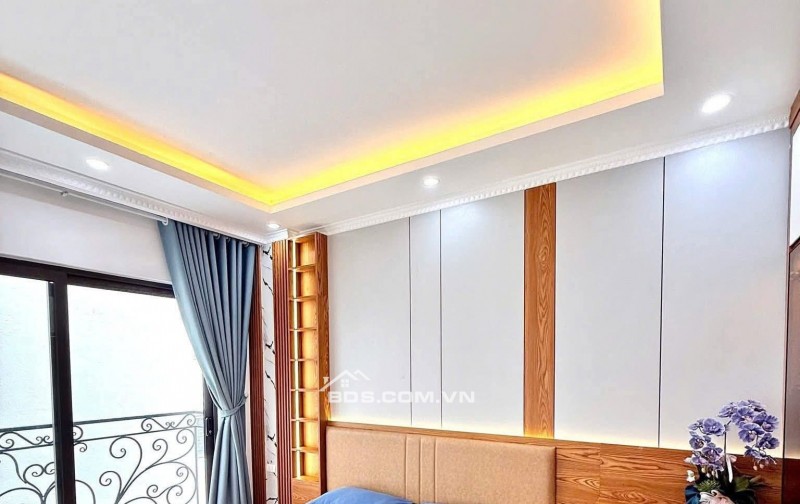 Nhà Đẹp Thang Máy, Gần Đường Ô TÔ Định Công, Hoàng Mai 31m, 6  tầng, mt 3.4m, giá 8.4 tỷ