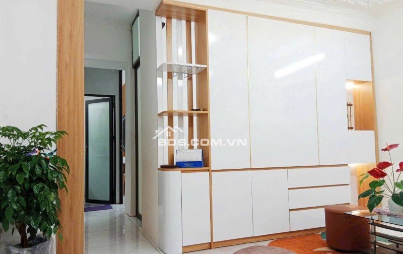Nhà Đẹp Gần Đường Ô TÔ Tôn Đức Thắng, Đống Đa 40m, mt 4m, giá 3,1 tỷ.