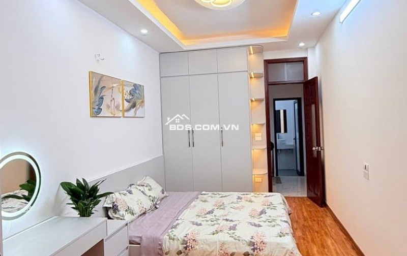 Hiếm- Chỉ hơn 5 tỷ- Nhà ngõ 1 Bùi Xương Trạch- Ngõ thông- Thông số vàng