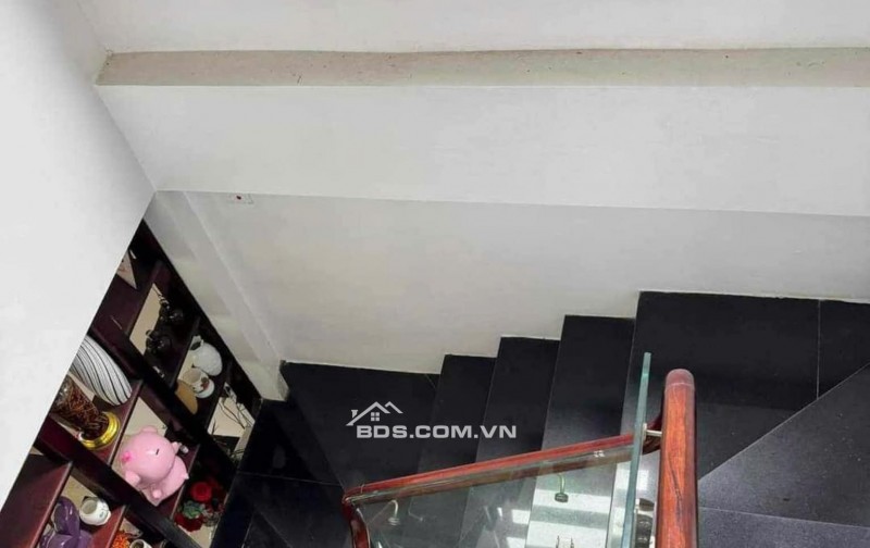 CẦN BÁN GẤP 2 CĂN NHÀ CHÍNH CHỦ GIỮA TRUNG TÂM SAPA 