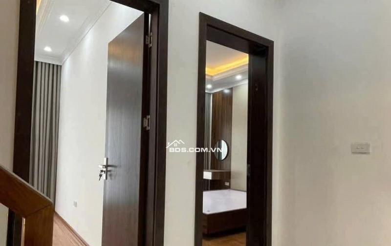 Cât lỗ  chủ nhà cần bán gấp nhà trên phố thụy khuê