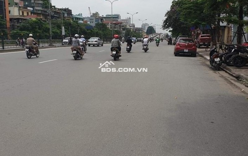 Bán mặt phố gần bệnh viện Bạch Mai,đang cho thuê kinh doanh sầm uất