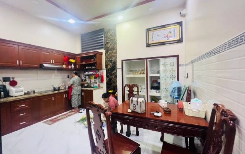 TÂN KỲ TÂN QUÝ - TÂN PHÚ - 64M2 (4,6x14) 4 TẦNG - HẺM XE TẢI TRÁNH - GẦN MẶT TIỀN - NGANG 4,5M - NGAY TT THƯƠNG MẠI SIÊU THỊ AEON SẦM UẤT