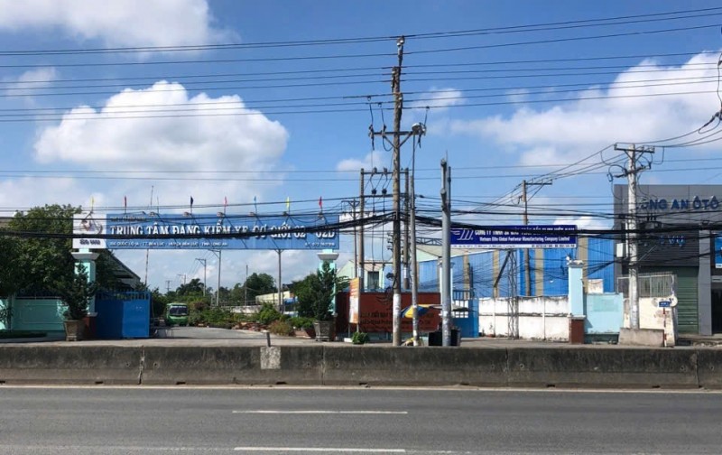 EM CẦN TIỀN SANG GẤP LẠI LÔ ĐẤT CHÍNH CHỦ TẠI TT THỊ TRẤN BẾN LỨC LONG AN - ĐƯỜNG XE TẢI - SỔ HỒNG RIÊNG CÔNG CHỨNG NGAY