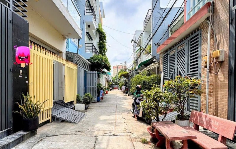 LIÊN KHU 1-6  - BÌNH TRỊ ĐÔNG - BÌNH TÂN - 56M2 (4x14) NHÀ 3 TẦNG KIÊN CỐ - HẺM ÔTÔ 7M KHU VIP AN NINH - SỔ VUÔNG VỨC - CHỈ 5 TỶ 530 CÒN TL