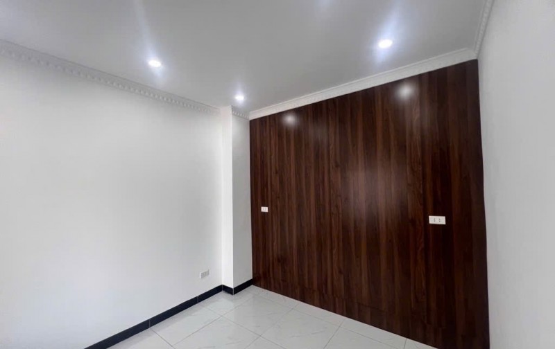 Thụy Khuê! DT 40m, 6 tầng, mặt tiền 6m chỉ hơn 9 tỷ!