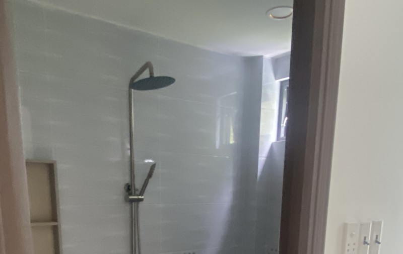 BÁN NHÀ MẶT TIỀN - TT CẦN ĐƯỚC - FULL NỘI THẤT