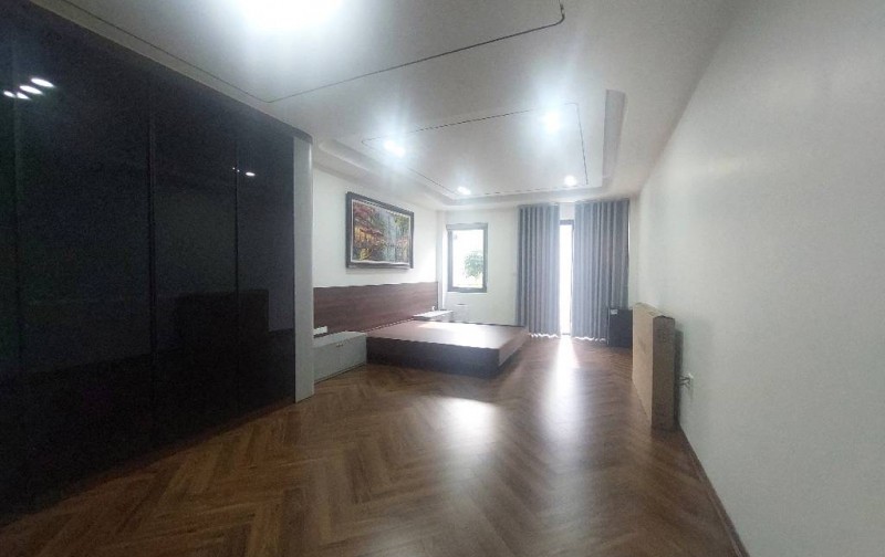 Bán căn nhà hoa hậu phố trạm