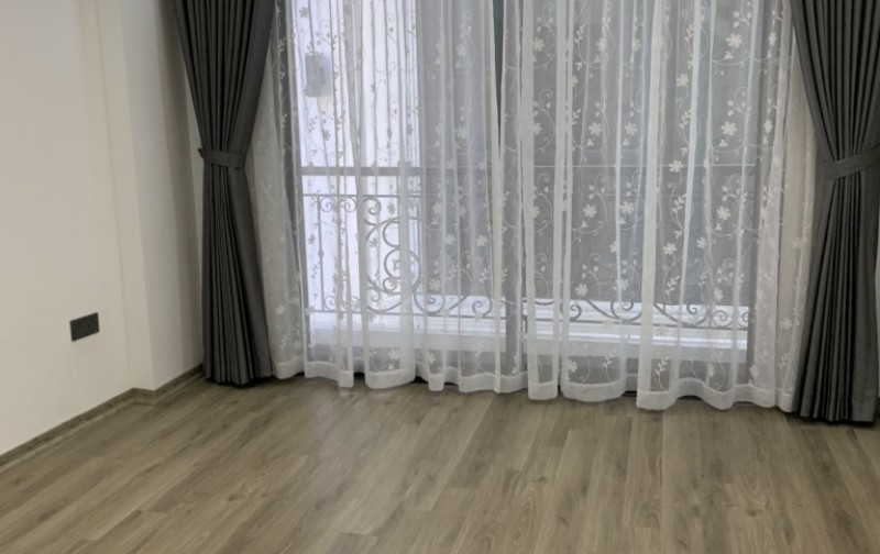 NHÀ MỚI KOONG_ SỔ HOA HẬU _NỘI THẤT ĐẸP_CHỈ XÁCH VA LY VỀ Ở