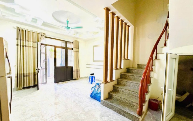 Bán nhà Lô góc, mặt ngõ, oto 4 chỗ qua cửa, 35m, 5 tầng, mặt tiền 5.2m!