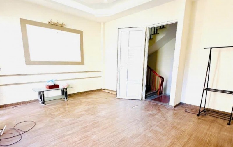 Bán nhà Lô góc, mặt ngõ, oto 4 chỗ qua cửa, 35m, 5 tầng, mặt tiền 5.2m!