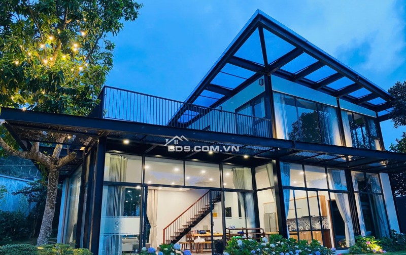 Chính chủ cần bán khu nghỉ dưỡng hơn 2000m² Ba Vì thiết kế hiện đại, view thoáng đẹp.