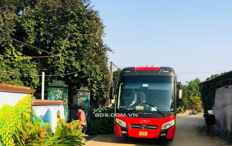 Chính chủ cần bán khu nghỉ dưỡng hơn 2000m² Ba Vì thiết kế hiện đại, view thoáng đẹp.