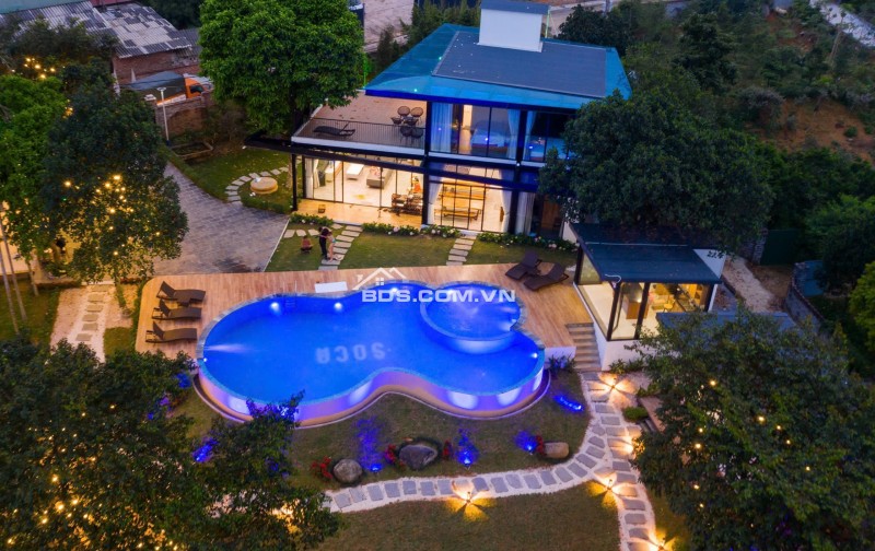 Chính chủ cần bán khu nghỉ dưỡng hơn 2000m² Ba Vì thiết kế hiện đại, view thoáng đẹp.