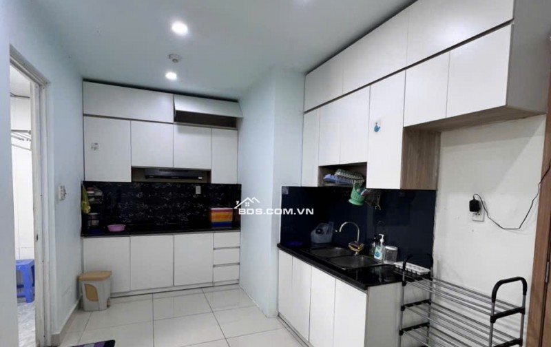 Căn 55m2, mới sơn sửa, ngay mặt tiền Phạm Văn Chiêu!