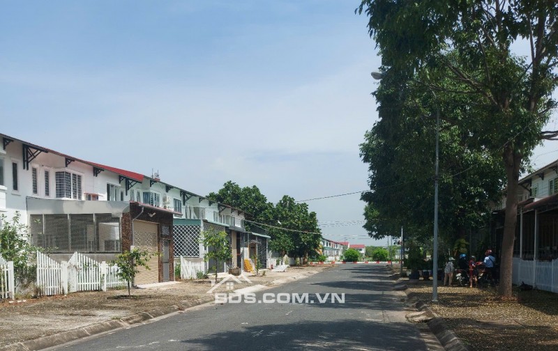Nhà đã hoàn thiện, hoàn công, hạ tầng đầy đủ, chỉ cần dọn vào ở ngay