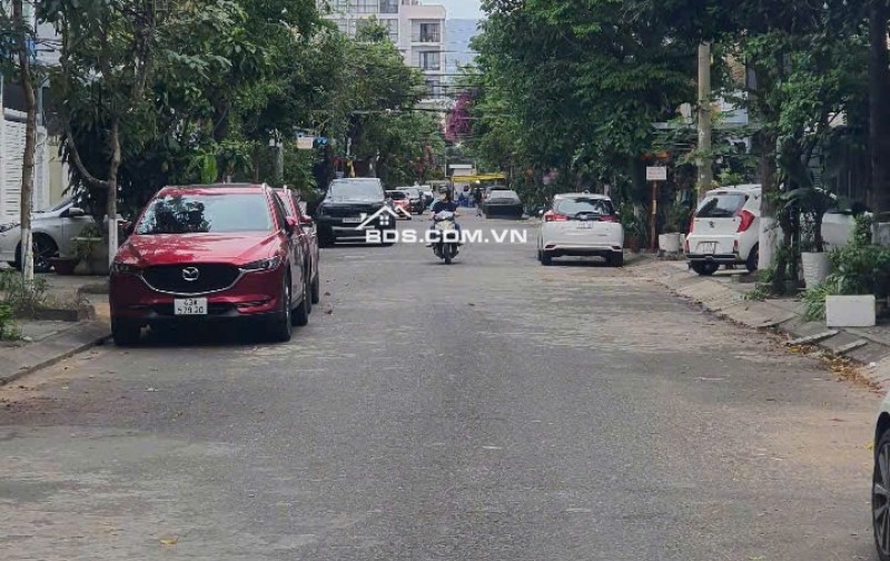 Bán toà CHDV 5 tầng gần sát cầu sông Hàn - vị trí đẹp tại Đà Nẵng