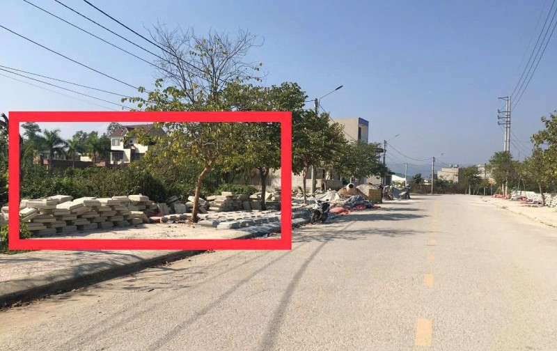 Bán đất mặt đường