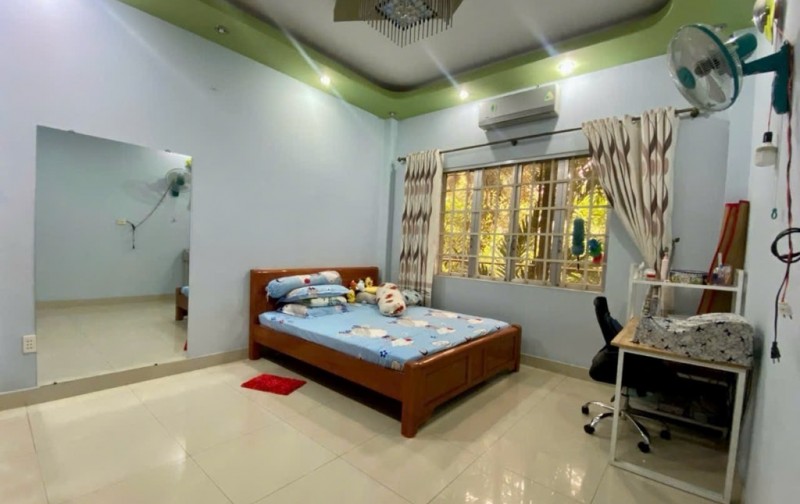 SƠN KỲ - TÂN PHÚ - HẺM XE TẢI NGỦ TRONG NHÀ - 68M2 (4x17) 3 TẦNG SÂN THƯỢNG - VỊ TRÍ VIP KINH DOANH SẦM UẤT - CHỈ 7,6 TỶ CÒN TL