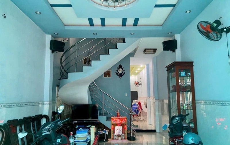 SƠN KỲ - TÂN PHÚ - HẺM XE TẢI NGỦ TRONG NHÀ - 68M2 (4x17) 3 TẦNG SÂN THƯỢNG - VỊ TRÍ VIP KINH DOANH SẦM UẤT - CHỈ 7,6 TỶ CÒN TL