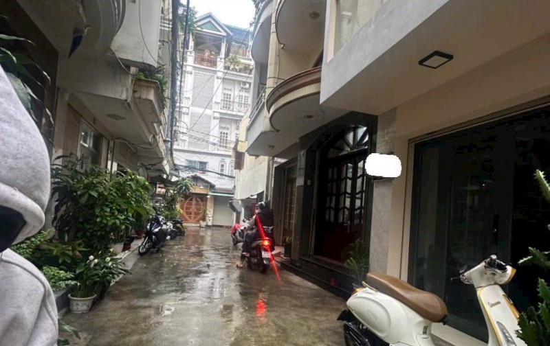 BÁN GẤP NHÀ 1 TRỆT 2 LẦU ĐƯỜNG 3 THÁNG 2