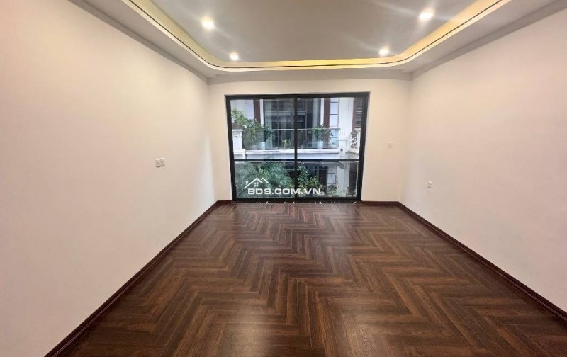Bán Nhà Nguyễn Sơn 6 Tầng Thang Máy Gần Phố Gara Oto Full Nội Thât
