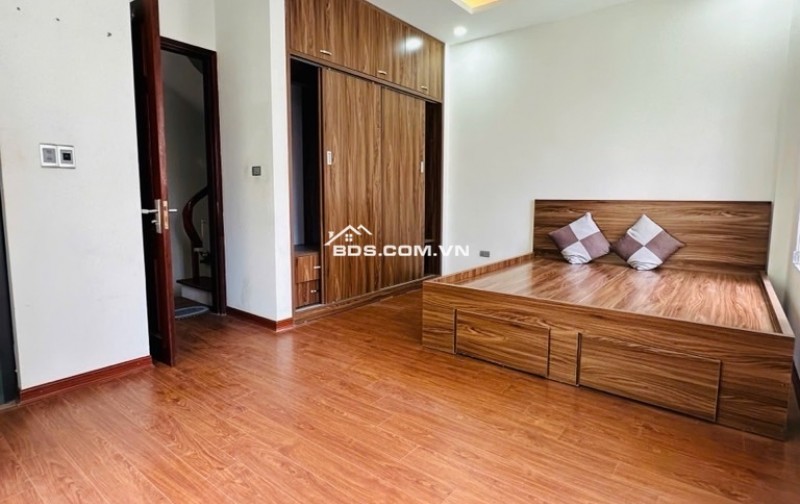 Siêu Hiếm Nhà Phố Nguyễn Sơn 5 Tầng Full Nội Thất Giá Nhỉnh 8 Tỷ