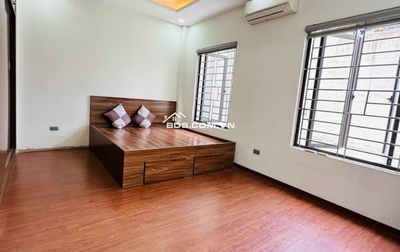 Siêu Hiếm Nhà Phố Nguyễn Sơn 5 Tầng Full Nội Thất Giá Nhỉnh 8 Tỷ