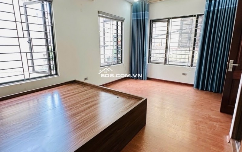 Siêu Hiếm Nhà Phố Nguyễn Sơn 5 Tầng Full Nội Thất Giá Nhỉnh 8 Tỷ