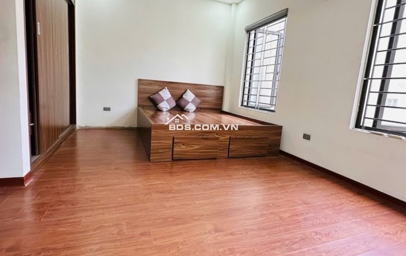 Siêu Hiếm Nhà Phố Nguyễn Sơn 5 Tầng Full Nội Thất Giá Nhỉnh 8 Tỷ