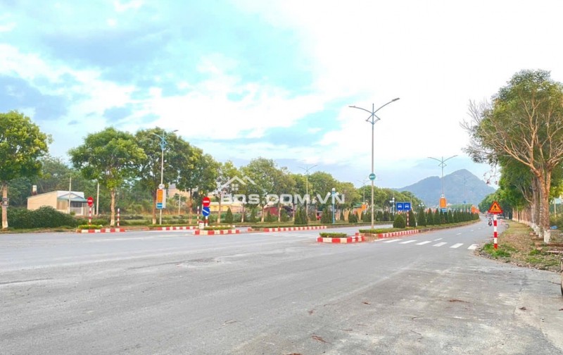 CẦN CHO THUÊ MẶT BẰNG - XÂY THEO YÊU CẦU TẠI TP LAI CHÂU