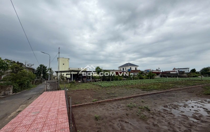 GẤP GẤP Chủ vỡ nợ nên bán ngã giá lô đất tại QUất Lâm NAm Định