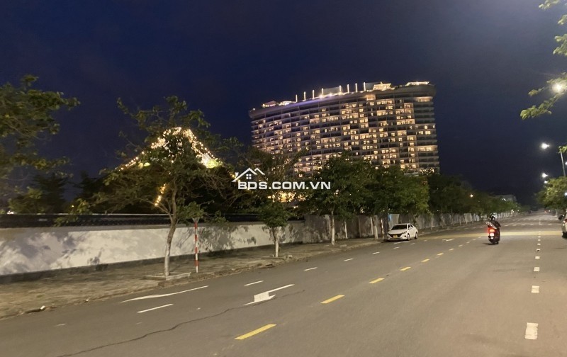 ►Toà Khách Sạn sát Biển Nguyễn Tất Thành gần Mikazuki, 250m2, 6 tầng, 30 phòng, 17.x tỷ