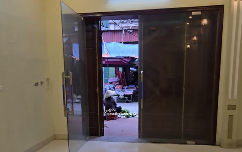 Xuất hiện căn nhà siêu hiếm mặt chợ cầu gừng kinh doanh cả ngày, Phủ Lý, Hà Nam