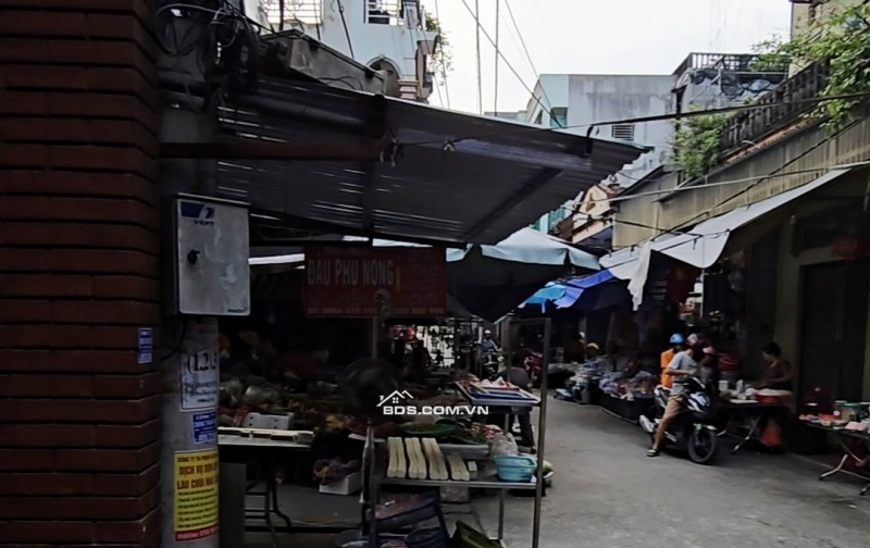 Xuất hiện căn nhà siêu hiếm mặt chợ cầu gừng kinh doanh cả ngày, Phủ Lý, Hà Nam