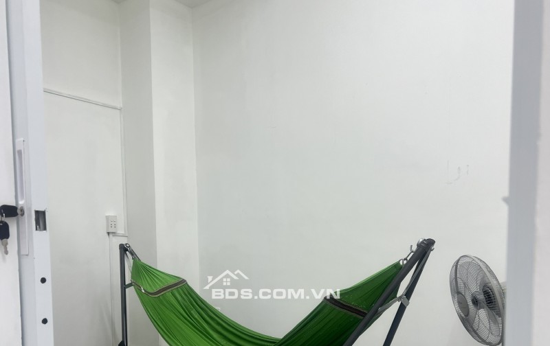 Chính chủ cho thuê mặt bằng nhà 21 Phan Đình Phùng, Phú Nhuận. Gần chợ Phú Nhuận.