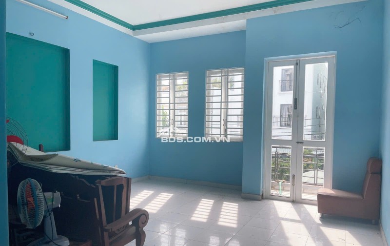 Bán mặt tiền đường Trương Văn Thành 132m2 Quận 9 BTCT 3 tầng